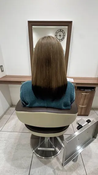 セミロング 薮押 いづみのヘアスタイル