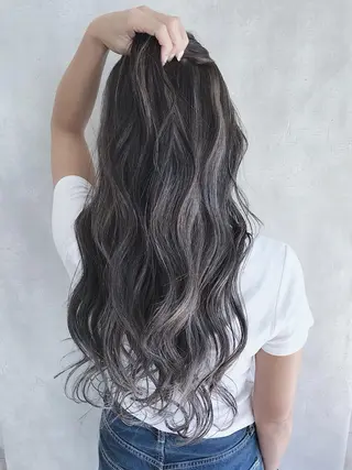 ロング カラー MOU namba ムウナンバのヘアスタイル