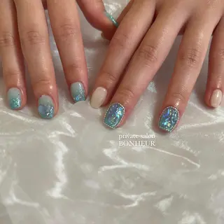 ネイル BONHEUR Annaのネイルデザイン