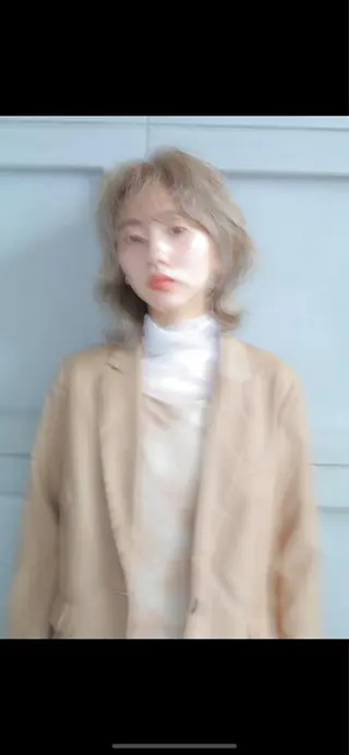 セミロング カラー SALOWIN梅田茶屋町店所属・ウルフレイヤーカット /チヒロのヘアスタイル