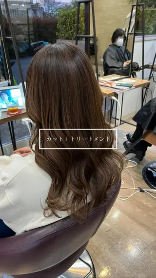 ロング メンズバレイヤージュ 斉藤春のヘアスタイル