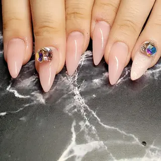 ミディアム ネイル クロキ 。のネイルデザイン