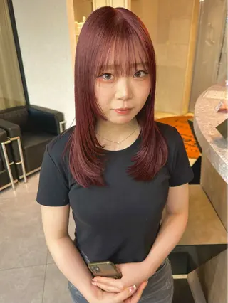 セミロング カラー ウルフとハイトーン みっちー✂️のヘアスタイル