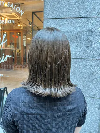 ミディアム カラー ノイシキ サキのヘアスタイル