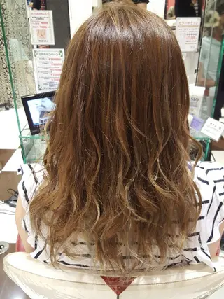 セミロング カラー ヘアアレンジ 秋山 幸太のヘアスタイル