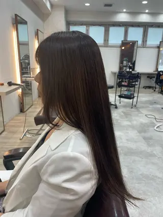 カラー オラプラノ所属・與那覇 有紗のヘアスタイル