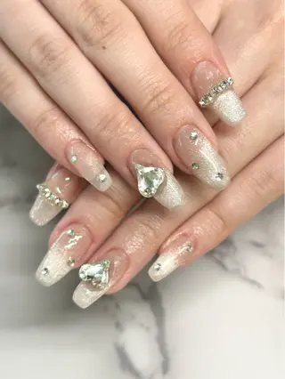 ネイル salon iris 🦋北広島市大曲のネイルデザイン