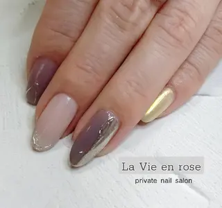 ネイル ラヴィアン ローズのネイルデザイン