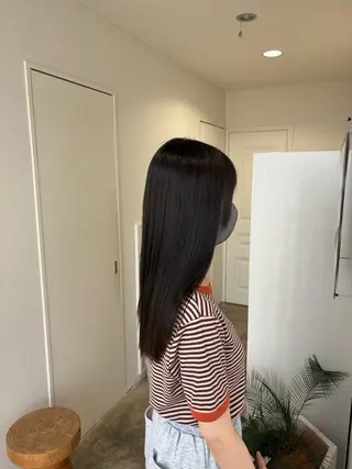 ロング 大阪/レイヤー/ ツヤ髪/ヨシノヒメカのヘアスタイル