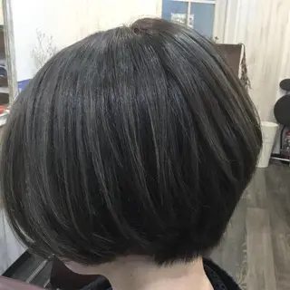 ショート カラー パーマ embrace エンブレイスのヘアスタイル