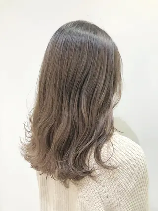 セミロング カラー 透けるベージュ/ 艶カラー♡のヘアスタイル