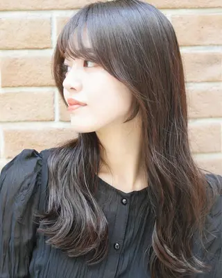 ロング yelm所属・🫒オリーブカラー ミディアムレイヤー✨のヘアスタイル