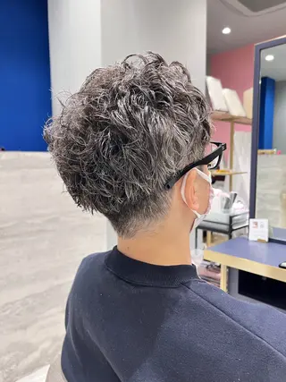 パーマ メンズ 志田 ほん/ メンズパーマのヘアスタイル