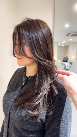 カラー 髙井 麻帆のヘアスタイル