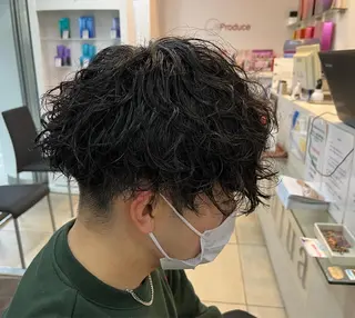 ミディアム パーマ メンズ 韓国風メンズ/毛流れ ヘアなら須田龍世のヘアスタイル