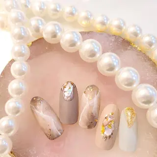 ネイル ビーケア自由が丘所属・えみ えみのネイルデザイン