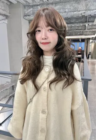 ロング カラー ゆほこ クリーミーcolorのヘアスタイル