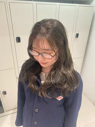 カラー Lomalia Yuzuki*∴のヘアスタイル