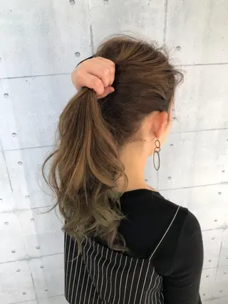 ロング カラー 金沢 広美のヘアスタイル