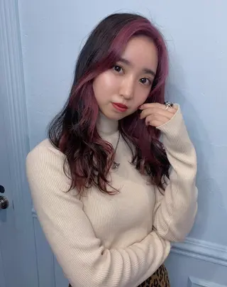 ロング カラー ヘアアレンジ 韓国レイヤーカット/ 儚げカラーチナツのヘアスタイル