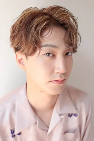 メンズ カラー メンズ ヘアメイク  ハイトーン キャロのヘアスタイル