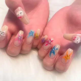 ネイル ゴテゴテ💙ワンホン リオナのネイルデザイン