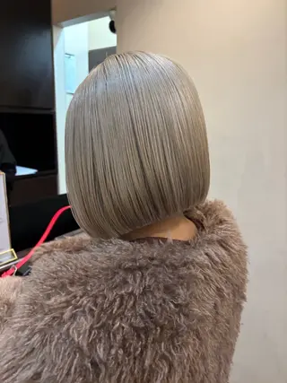 ショート ケリーズグリーン所属・ボブ/艶ハイトーン 森田/嵩士のヘアスタイル