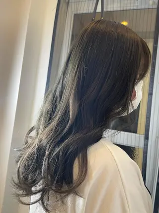 ロング 柳井 瑠菜のヘアスタイル