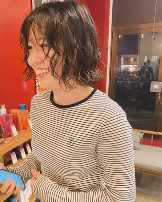 ミディアム パーマ 小日向 沙織のヘアスタイル