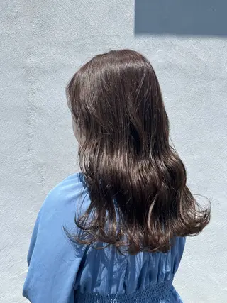 カラー 岡本 かのんのヘアスタイル