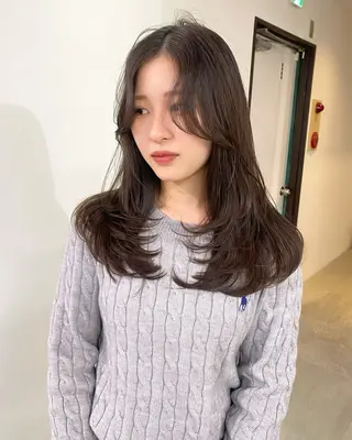 ロング カラー mizuki/ピンク ベージュ.レイヤーのヘアスタイル