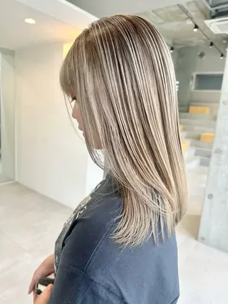 セミロング 大塚 夏生のヘアスタイル