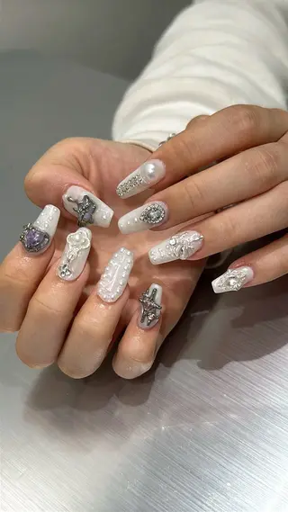 ネイル 👽個性派ネイル🎀 komachiのヘアスタイル