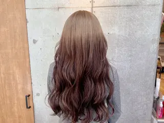 ロング カラー 塩崎 明菜のヘアスタイル