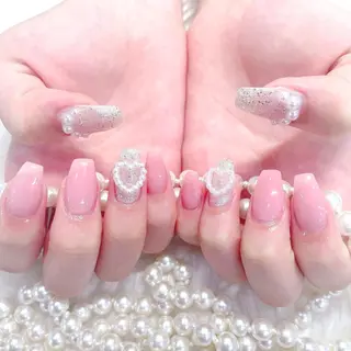 ネイル Go  Today シェアサロン 新宿Gratia店所属・杉山 栞のネイルデザイン