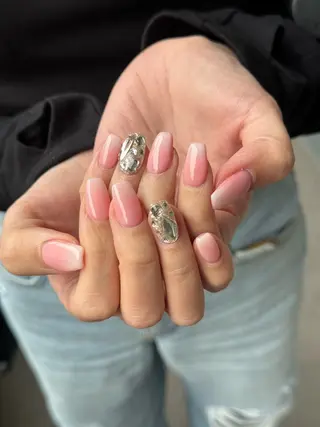 ネイル La vie est belle.所属・ラヴィエベル なつみのネイルデザイン