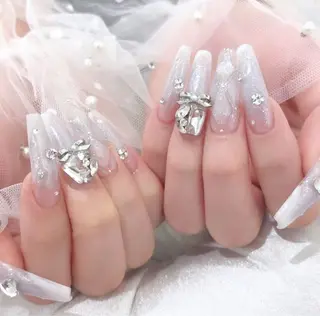 ネイル Raviy福岡店所属・manoka .のネイルデザイン