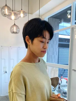 ショート サトウ リョウのヘアスタイル