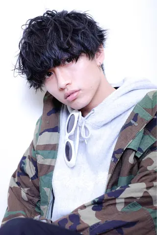 ミディアム パーマ サトウ レンマのヘアスタイル