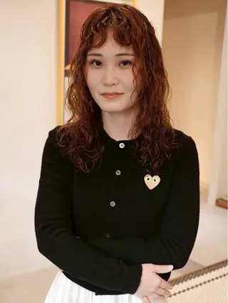 ミディアム カラー (h)wim ウィムのヘアスタイル