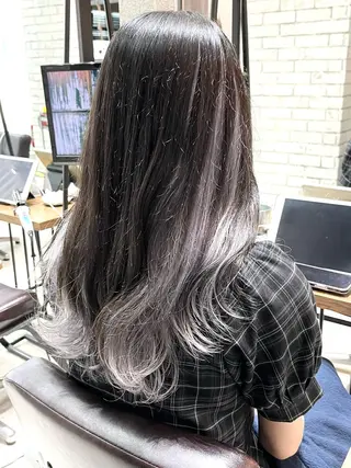 セミロング 🌈外国風ハイライト こうたろうのヘアスタイル