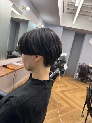 ショート 髪質改善＆ハイトーンカラー Cica神戸三宮元町店所属・福田 美波のヘアスタイル