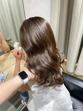 セミロング カラー Grand Link （グランリンク）のヘアスタイル