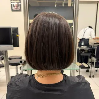 ミディアム 岡乃 麻衣のヘアスタイル