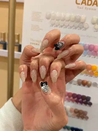 ネイル MQueen ネイルサロンマルのネイルデザイン