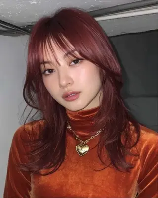 セミロング 新宿 似合わせカラー HINAのヘアスタイル