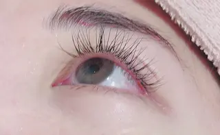 マツエク・マツパ 石渡このみ 🍊レイヤーカットのヘアスタイル