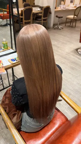 ロング カラー 岡田 真弥のヘアスタイル