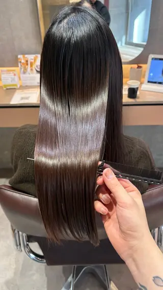 ミディアム overhair大久保所属・【髪質改善特化】 西田 琉偉のヘアスタイル