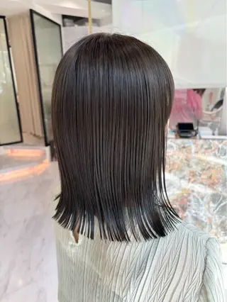 ミディアム yuki／ 名駅／艶カラーのヘアスタイル